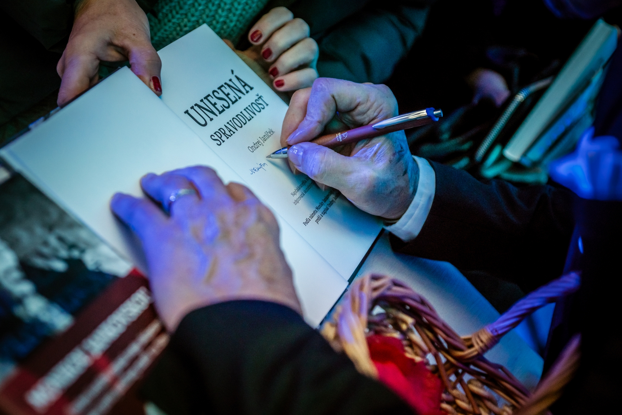 kameraman birmovka a 1 sv. prijimanie - foto a video rodinne oslavy Zvolen - Nitra